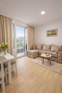 Green panorama Vrdnik