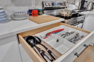 2-bedroom suite close to Amenities and Airport