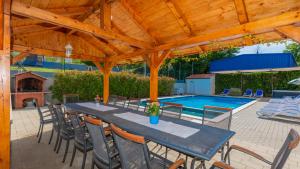 Villa Elena - Makarska by Villas Guide