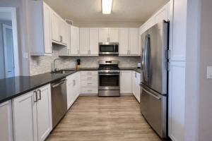 Spacious 2 Bedroom 2 Bathroom In Gated Community