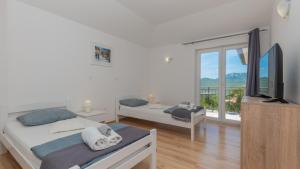 Villa Ruza - Omis by Villas Guide