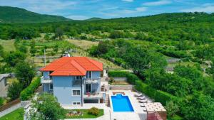 Villa Ruza - Omis by Villas Guide