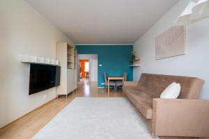Metro Ursynów Homely Apartment by BookingHost