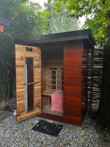 Chalet Heppie People