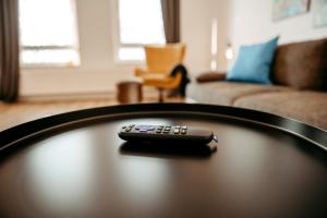 StaySimplyHaven - Modernes City-Apartment, King-Size Bett, 55 Smart-TV, Self Check-In