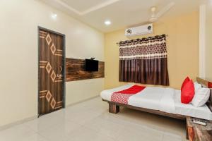 Collection O Tuljapur - Solapur Highway Formerly Royal Rooms