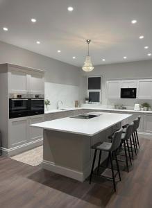 Luxury Private Apartments - Close to Town Centre