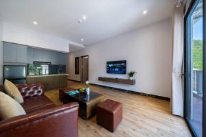 Cat Ba An Bloom Hotel - Managed by DG Sol Hospitality - Viet Hoa Building