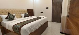 HOTEL KHYAATHI Grand