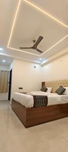 HOTEL KHYAATHI Grand