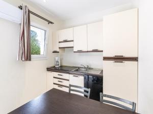 Lisa Maria E N60 3P7