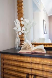 Frank Porter - The Residences Tower 8