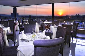 Hotel Fundador by Robles