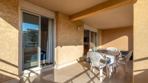 Alizea Beach A N101 3P6