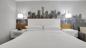 823 I Beautiful King Hotel Room