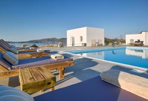 Lithos Luxury Rooms (Adults Only)