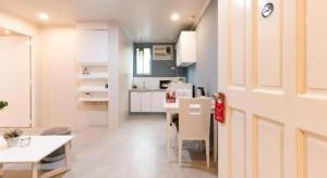 Greenbelt Makati - Vaccinated Staff