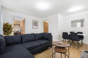 GuestReady - Modern Retreat in Londons Docklands
