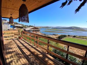 cabaña con vista al río