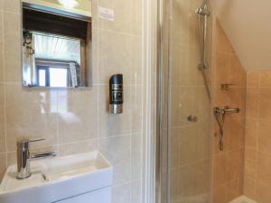 Glamping Tri Pod 8 - Gower