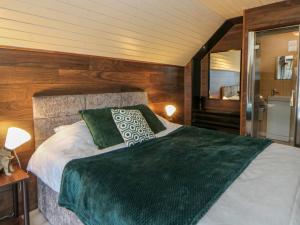 Glamping Tri Pod 8 - Gower