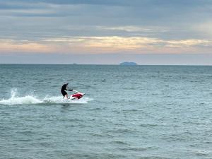 芭提雅海滩公寓预定 步行可达海滩 夜市与商场 Unixx