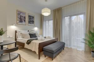 Granaria Calm & Elegant Studio - Prime Location & Bathtub by Downtown Apartments