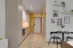 Granaria Calm & Elegant Studio - Prime Location & Bathtub by Downtown Apartments