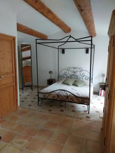 Independent Wing Of A Farmhouse In The Luberon