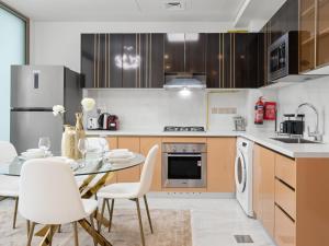 Velvet Luxe Modern - 1BR w Private Pool in Gemz-15