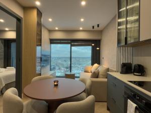 URBAN APARTMENTS Global - 22th Floor No 17 -Free Garage, Self Check-in