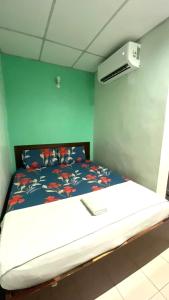 Capital O 91275 Pr Motel