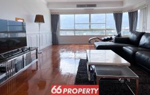 Sky Living Penthouse with Mountain Views and Rooftop