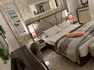 villa with private heated pool sheik zayed compound