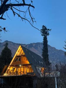 Mysa, A-frame Cabin