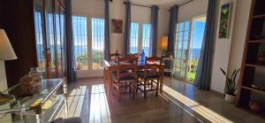 Arkadia Beach seafront apartment in El Faro