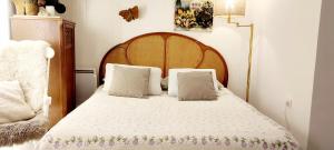 PARIS AUTHENTIC HOUSE Métro Line 14 Station Hôpital Bicêtre, RER B Gentilly