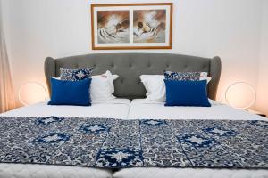 Sunflower Apartments by Delilah Collection