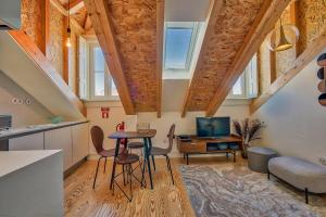 Nomads Augusta Collection Lisbon