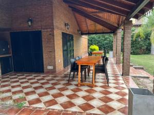 Casa Quinta con cancha de Padel en Colastine, SFe