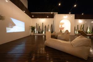 Luxury 3BR Canggu | Billiards | Outdoor Cinema