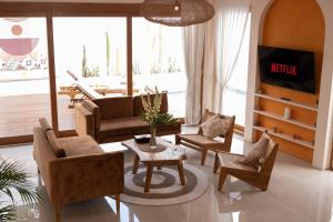 Luxury 3BR Canggu | Billiards | Outdoor Cinema