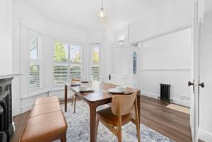 2 Bed Hale Home by City SuperHost