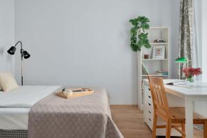 Cosy Apartment in Toruń with Desk Close to the Market by Noclegi Renters