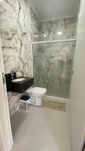 Casa, até 10 pessoas, nova, todos os utensílios!