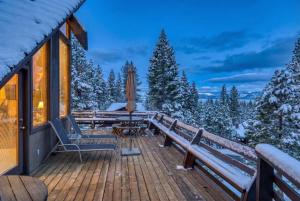 4BR Tahoe Retreat in Prime Location