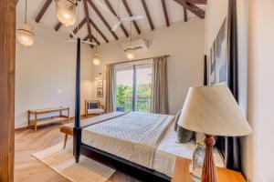 Casa Zyra by ELIVAAS 4-BHK Pet-friendly villa with Private Pool and Lift Close to Assagao