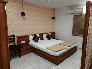 POP 84191G Hotel Rajniwas
