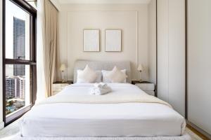 New! Elegant 1BR Flat in Creek Harbour with Pool&Gym