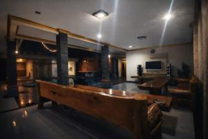 Navastay Mountain View Hotel & Pool - Puncak